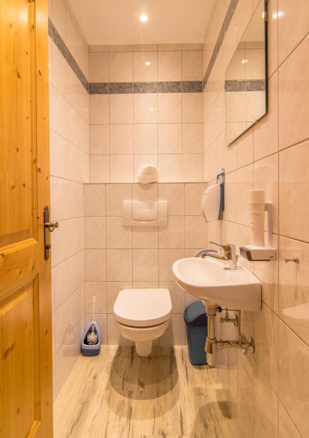 לינה וארוחת בוקר ניוסטיפט אים סטובאיטל Haus Elisabeth מראה חיצוני תמונה